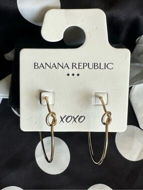 NWT Banana Republic Gold Love Knot Hoop Earrings